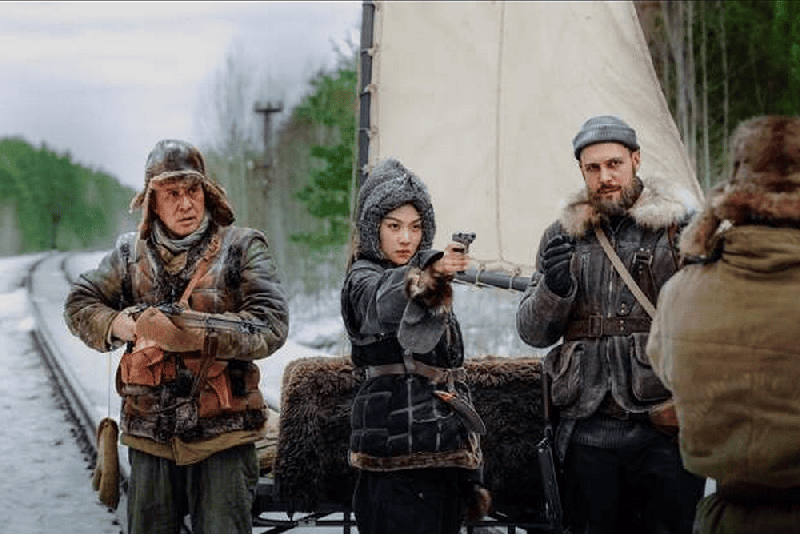 Кадр из фильма Красный шелк 2025