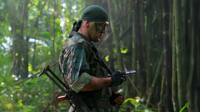 Наёмник выходит из зоны и мстит предателям / Чёрный лис (2025)