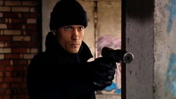 Боевик про жестокого профессионального киллера на которого идет охота